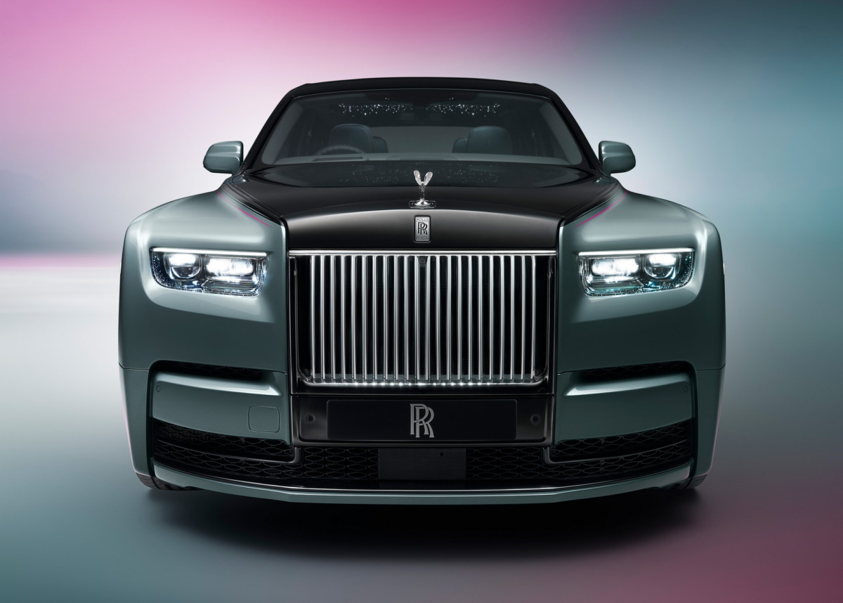 2023 Rolls-Royce Phantom Series 2 Long in Beautiful Details 