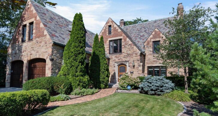 NBA Champion Matthew Dellavedova Looking to Part With Wisconsin Home for $2.1M