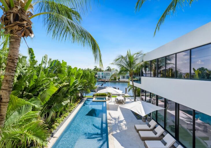 Allergan Ex-CEO Brent Saunders Lists Waterfront Home in Miami for $21.9M